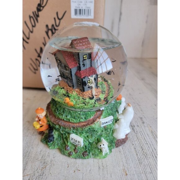 Halloween snow globe AS IS haunted house vintage home decor ghost - Picture 1 of 7